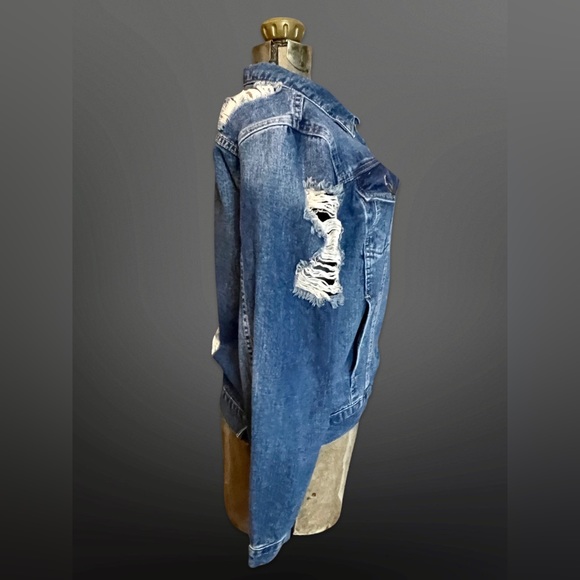 ⚡️GUESS⚡️ Distressed Denim Trucker Jacket - Picture 7 of 11